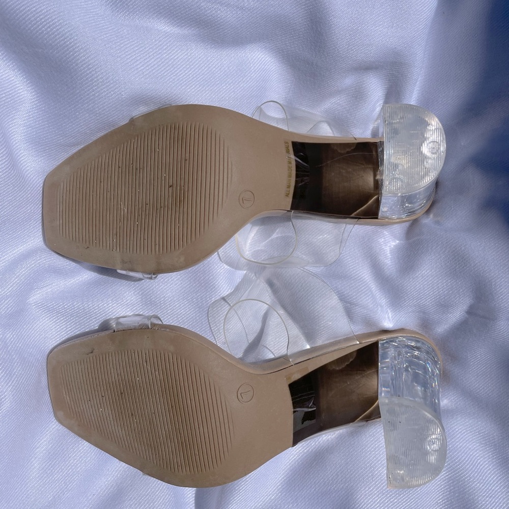 Heels - Picture 3 of 3